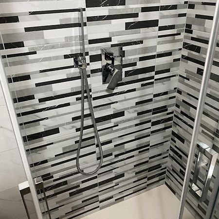 ואלמדררה Cozy Lake Como Apartments מראה חיצוני תמונה