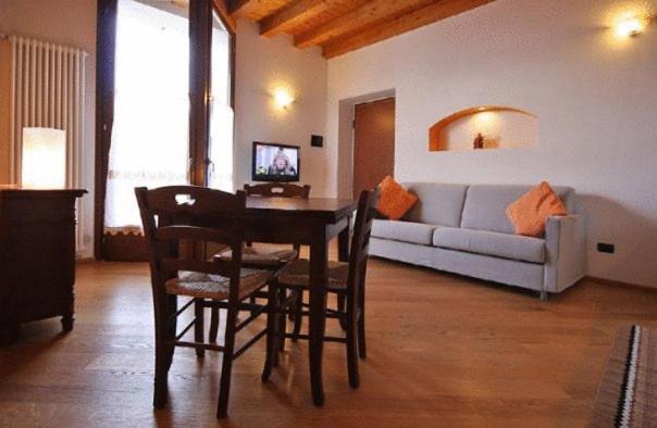 ואלמדררה Cozy Lake Como Apartments מראה חיצוני תמונה